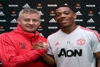 مارسيال يمدد عقده مع يونايتد حتى عام 2024