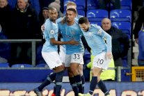 مانشستر سيتي يتخطى إيفرتون وينتزع صدارة البريميرليغ