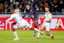 ليون يلحق الخسارة الأولى بسان جرمان في الدوري الفرنسي