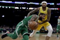 بوسطن يسقط أمام ليكرز على يد لاعبه السابق روندو