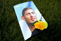 إقامة مراسم جنازة اللاعب الارجنتيني سالا