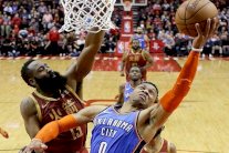 وستبروك يعادل تشامبرلاين في أمسية للنسيان لهيوستن وبوسطن