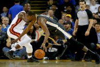 غولدن ستايت يلعب بالنار وسيكسرز يعيد ليكرز لأرض الواقع