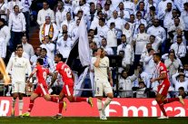 جيرونا يفاجئ ريال ويسدي خدمة لبرشلونة ونابولي يواصل نزيف النقاط