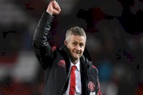 سولسكاير يستحضر فيرغوسون لمواجهة ليفربول