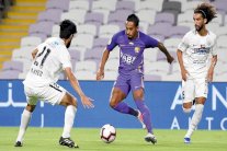 اختبار جديد للشارقة المتصدر في مواجهة الفجيرة بالدوري الإماراتي