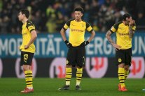 أوغسبورغ يسقط دورتموند ويمنح بايرن هدية ثمينة