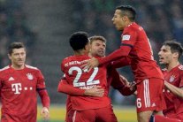 بايرن يلحق بدورتموند وخسارة مذلة لشالكه