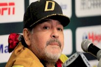 مارادونا يعترف بأبوته لثلاثة أولاد آخرين