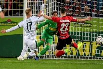 مونشنغلادباخ ثالثا مؤقتا في الدوري الألماني