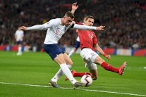 إنكلترا تتابع سجلها الإيجابي وثلاثية لسترلينغ