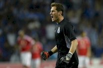 كاسياس يريد مواصلة اللعب حتى عمر الأربعين