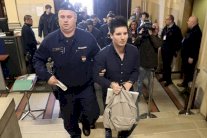 السلطات المجرية تُسَلم مقرصن