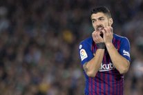 سواريز يغيب 10 أيام على الأقل بسبب التواء في الكاحل