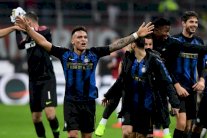 جنوى يهز عرش يوفنتوس وإنتر يحسم دربي ميلانو
