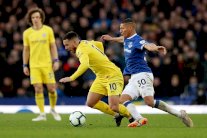 ليفربول ينجو من فخ فولهام ويتصدر وايفرتون يفرمل تشلسي