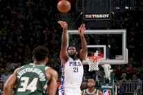 إمبييد يتفوق على أنتيتوكونمبو وجيمس دون حلول لليكرز