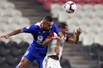 الشارقة يهزم الجزيرة ويقترب خطوة اضافية نحو لقب الدوري الإماراتي