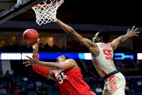 إصابة رهيبة لنوركيتش خلال قيادته بورتلاند إلى البلاي أوف