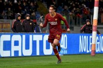 فوز روما على نابولي يحفظ له الأمل بدوري الأبطال