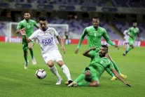 العين يستعيد فارق النقاط الثماني مع الشارقة في الدوري الإماراتي