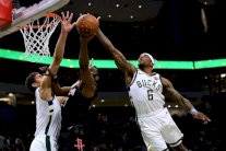 هاردن يقود هيوستن إلى الفوز على دنفر وتأهل يوتا