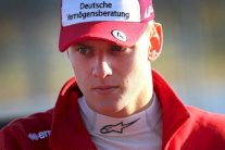 ميك شوماخر سيختبر فيراري 2019 في البحرين