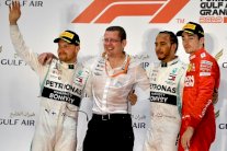 هاميلتون يستفيد من سوء حظ لوكلير ليحقق الفوز أمام بوتاس