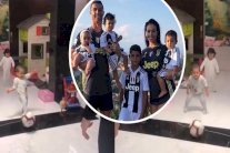 الولد سر أبيه... ابن رونالدو الصغير يتفوق على والده