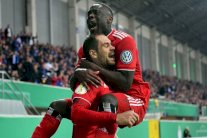 هامبورغ يثأر من بادربورن ولايبزيغ يقصي أوغسبورغ في الوقت القاتل