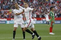 إشبيلية يهزم ألافيس ويصعد إلى المركز السادس في الدوري الإسباني