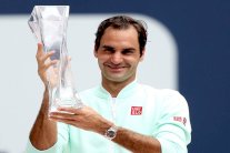 فيدرر يستعيد المركز الرابع بعد لقبه الـ 101 وهاليب تضيق الخناق على أوساكا