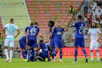 الهلال يستعيد صدارة مؤقتة بفوز صعب على الأهلي