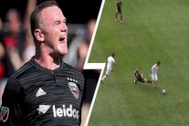 واين روني ينال البطاقة الحمراء الأولى في الدوري الأميركي