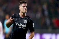 يوفيتش سيبقى في فرانكفورت على رغم اهتمام برشلونة