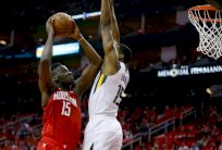 هيوستن وميلووكي يضربان بقوة في البلاي أوف