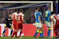 أرسنال وتشلسي إلى نصف النهائي وفرانكفورت يحقق العودة