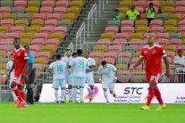 الأهلي يتخطى الوحدة وينعش آماله بمركز ثالث في الدوري السعودي