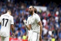 هاتريك بنزيمة يعيد ريال مدريد إلى سكة الفوز