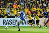 شالكه يسدي خدمة لبايرن باسقاطه دورتموند في دربي ساخن