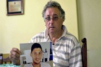 متأثرا برحيل ابنه.. أزمة قلبية تودي بحياة والد سالا