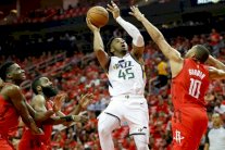 هاردن يقود روكتس إلى الدور الثاني وكليبيرز يؤجل تأهل ووريرز