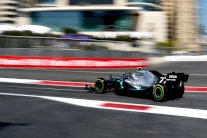 بوتاس وهاميلتون يفاجئان فيراري ويحجزان الانطلاقة في جائزة أذربيجان