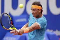 نادال يتابع تضميد جراحه ويبلغ نصف نهائي دورة برشلونة