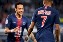 نيمار وكافاني يعاودان اللعب بعد تعافيهما من الإصابة