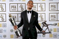 فان دايك الأفضل لرابطة اللاعبين، سترلينغ للصحافيين