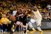 غولدن ستايت يضاعف تقدمه أمام هيوستن وميلووكي يعوّض