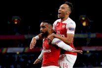 نهائي لندني في الأفق بعد فوز مريح لأرسنال وتعادل خارج القواعد لتشلسي