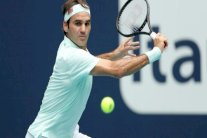 فيدرر ثالثا على حساب زفيريف في تصنيف المحترفين