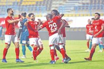 الأهلي يستفيد من تعثر بيراميدز وينفرد بصدارة الدوري المصري